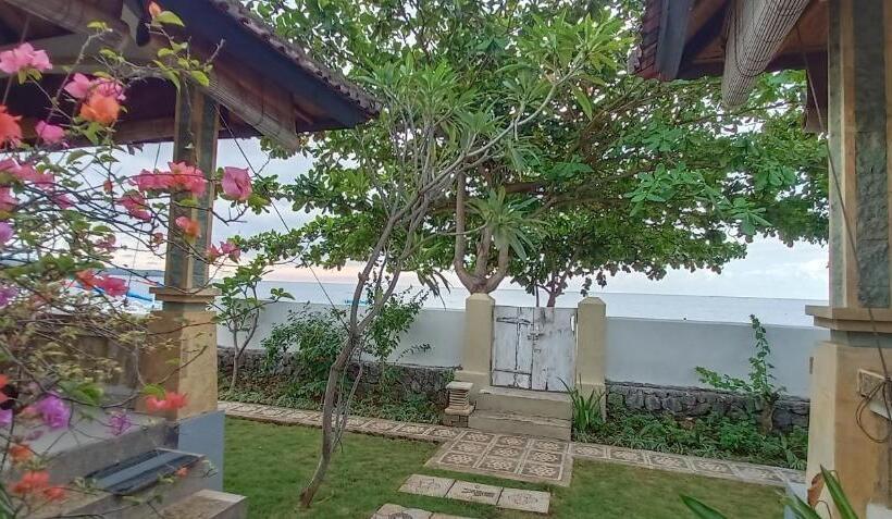Отель Solaluna Beach Homestay