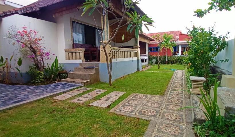 Отель Solaluna Beach Homestay