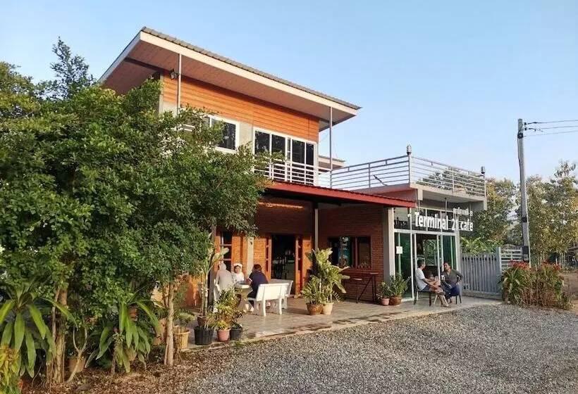 ホテル Terminal 1 Cafe And Resort