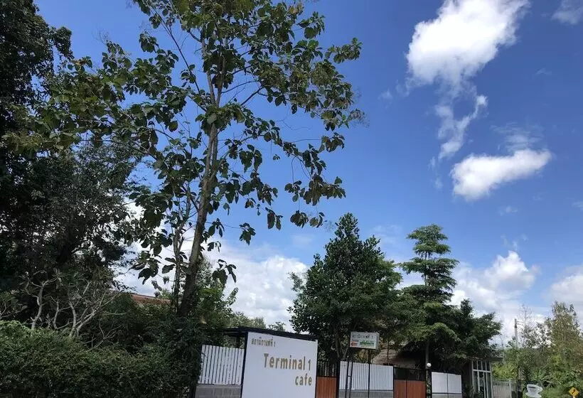 ホテル Terminal 1 Cafe And Resort