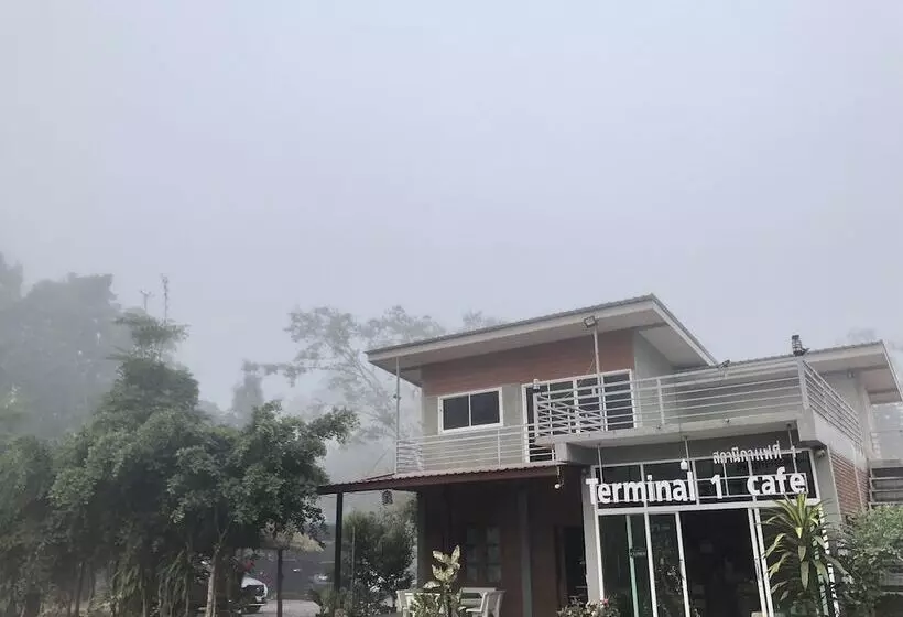 ホテル Terminal 1 Cafe And Resort