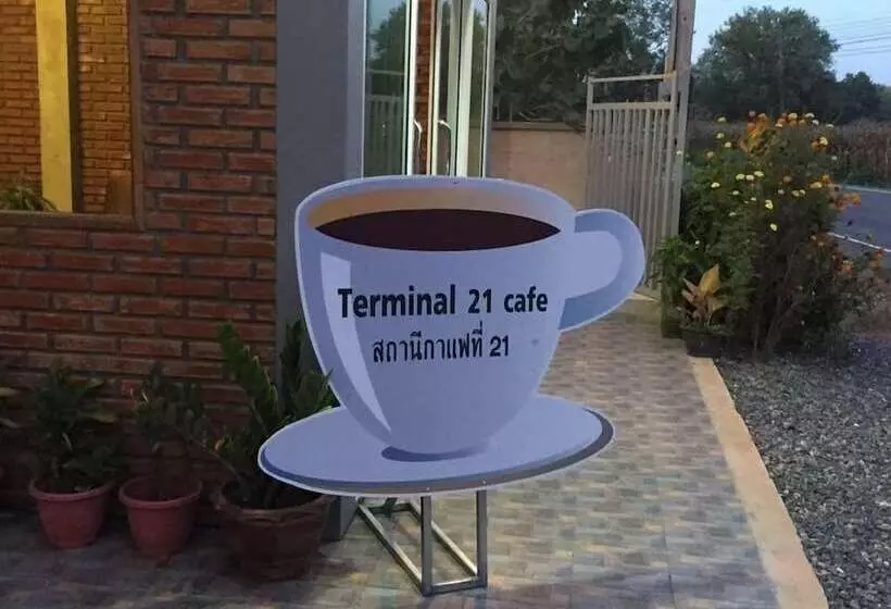 ホテル Terminal 1 Cafe And Resort