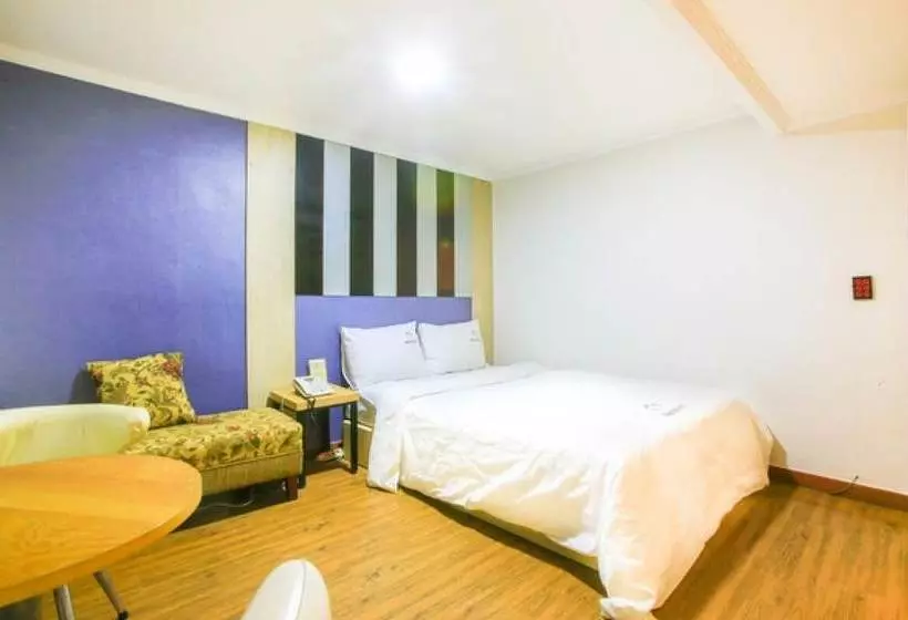 Internet Motel