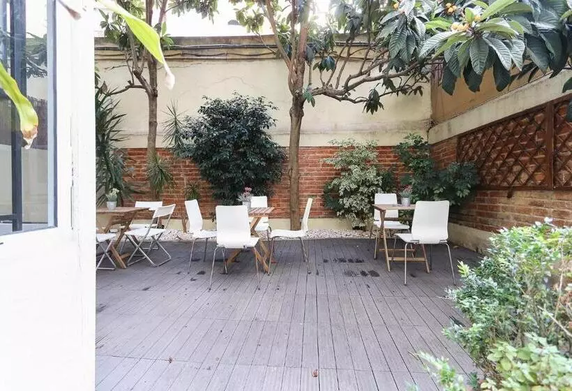 پانسیون Lisbon Garden Flower