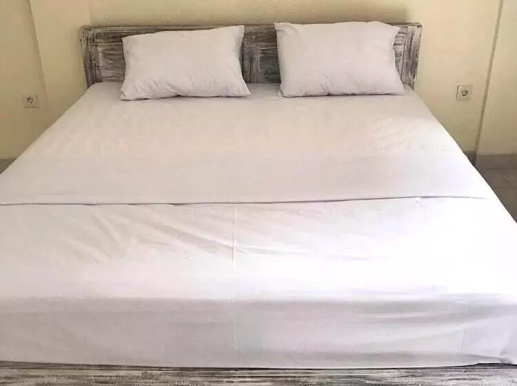 Majatalo Azalea Homestay & Villa