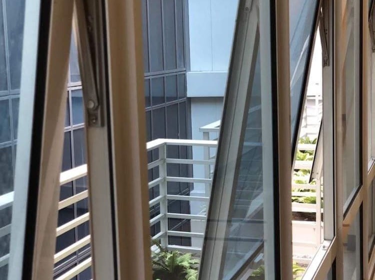 Favila Condotel Unit At 101 Newport Boulevard