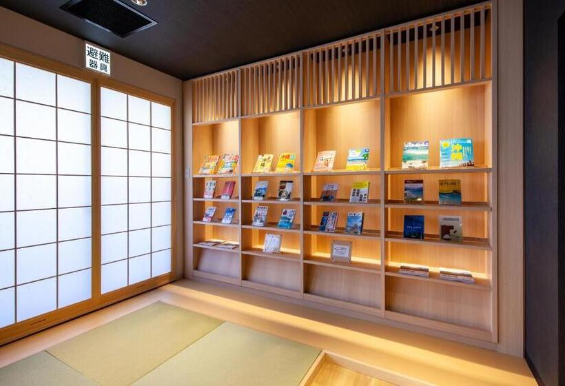 מלון כמוסות Y S Cabin&hotel Naha Kokusai Street