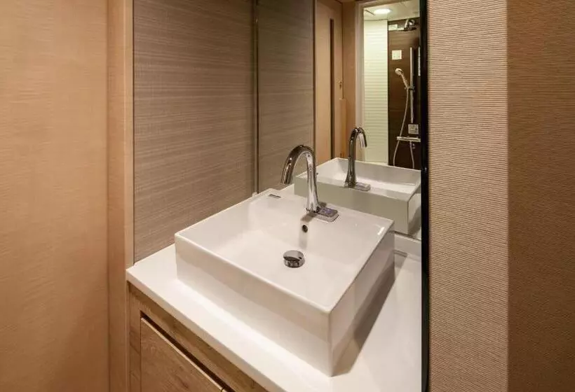 カプセルホテル Y S Cabin&hotel Naha Kokusai Street