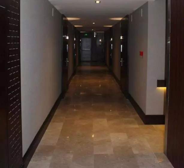 هتل قولدن سكوير طريق الرياض Golden Square Riyadh Road