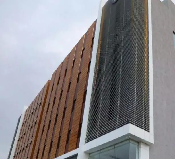 هتل قولدن سكوير طريق الرياض Golden Square Riyadh Road