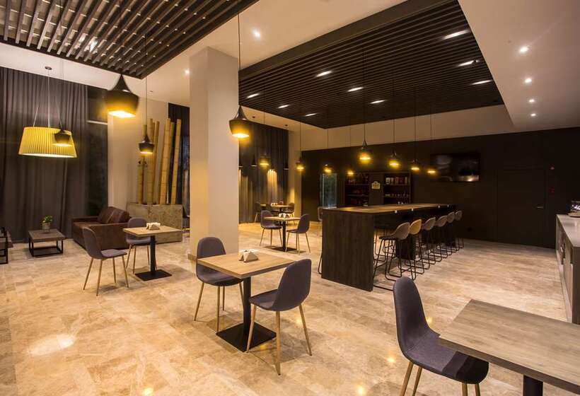 Hotelli Hampton By Hilton David