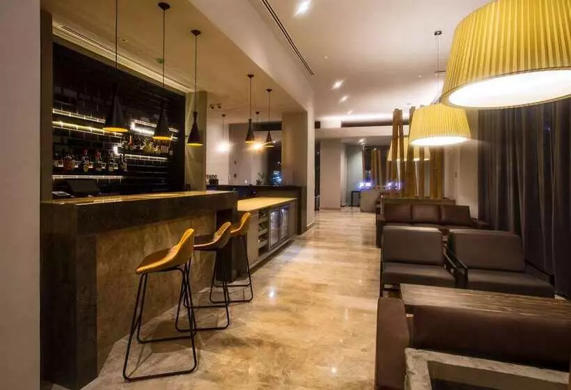 هتل Hampton By Hilton David