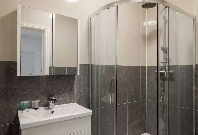 Luxurious 2 Bed Apartment In Central Bedford