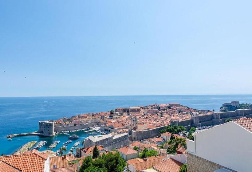 Apartments And Room Lora