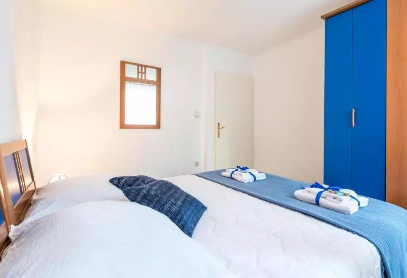 Apartments And Room Lora