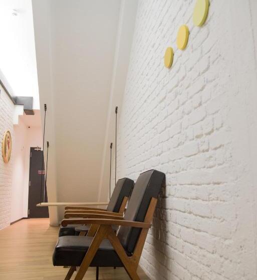 בית מלון כפרי Kooning Hostel