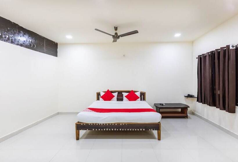 Отель Lake City Pride  By Oyo Rooms