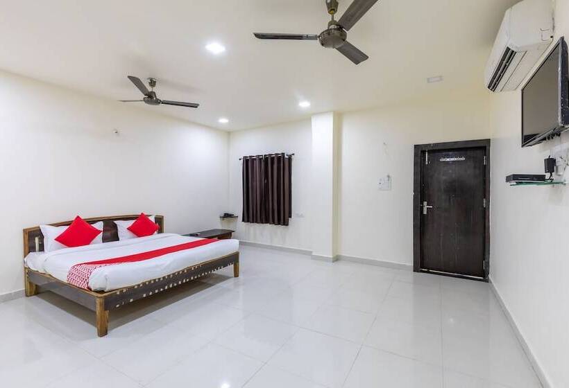 Отель Lake City Pride  By Oyo Rooms