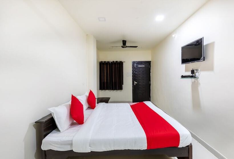 Отель Lake City Pride  By Oyo Rooms