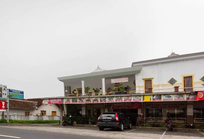 ホテル Oyo 3289 Penginapan Dita Family