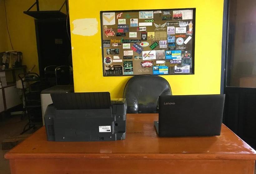 Otel Oyo 3302 Amazon Waterpark Syariah