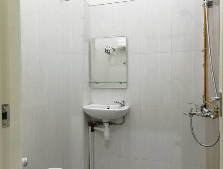 בית מלון כפרי Oyo 3314 Syariah House