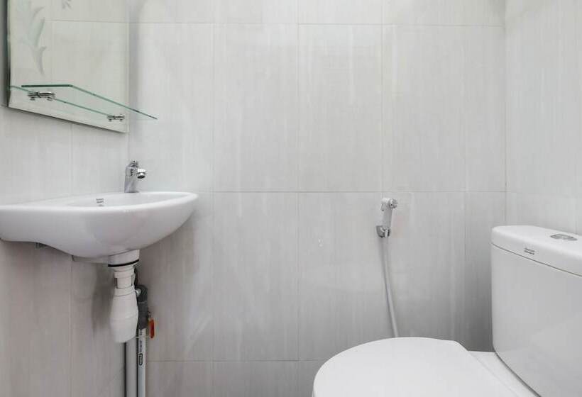 בית מלון כפרי Oyo 3314 Syariah House