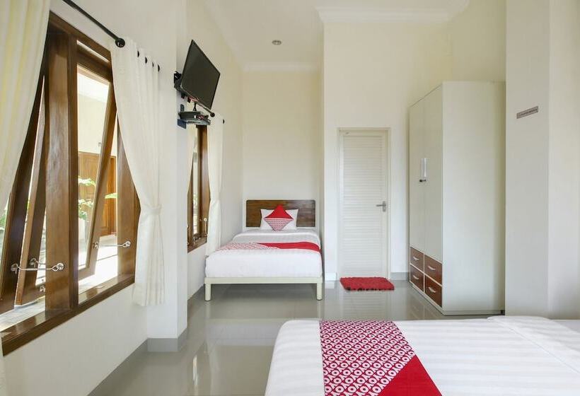 בית מלון כפרי Oyo 3314 Syariah House