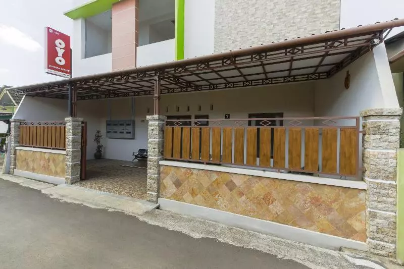 ホテル Oyo 3314 Syariah House