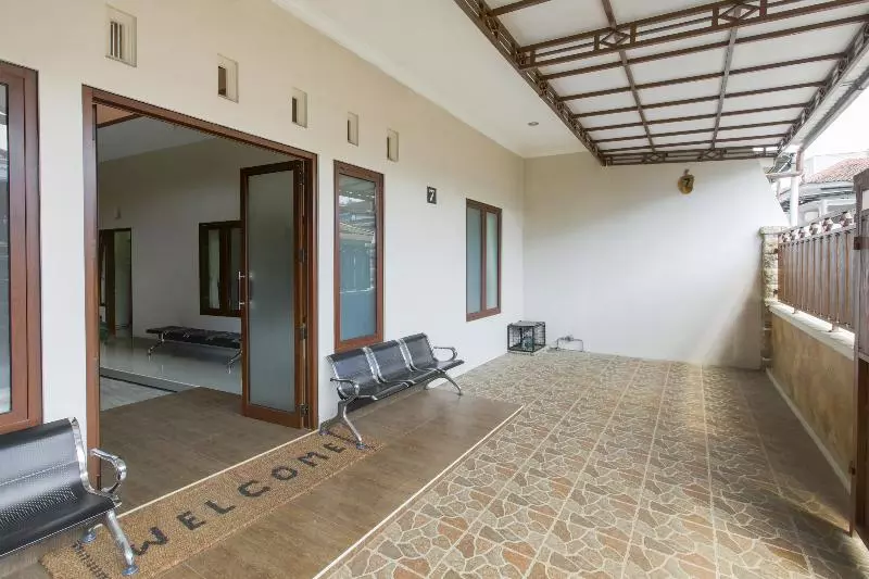ホテル Oyo 3314 Syariah House