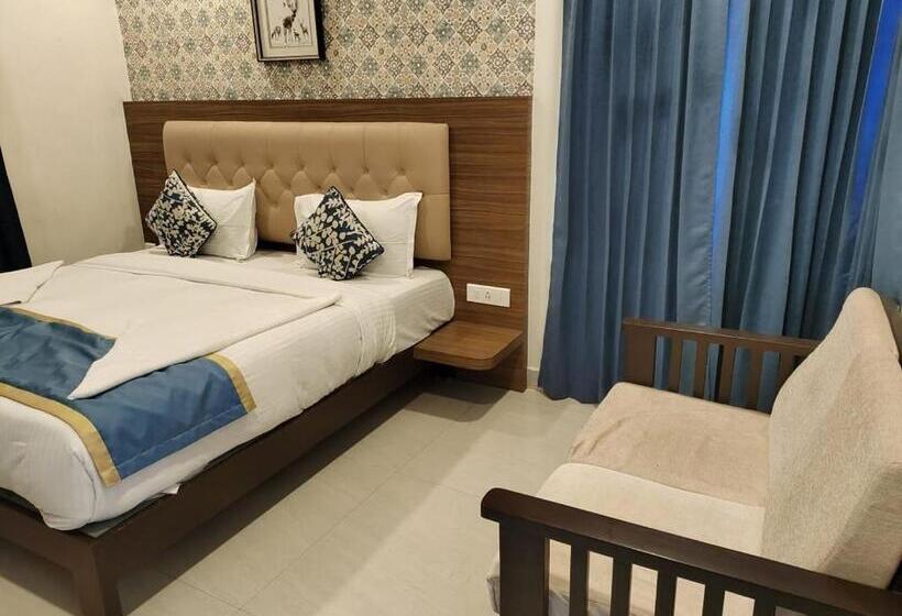 בית מלון כפרי Sma Grand Inn, Triplicane