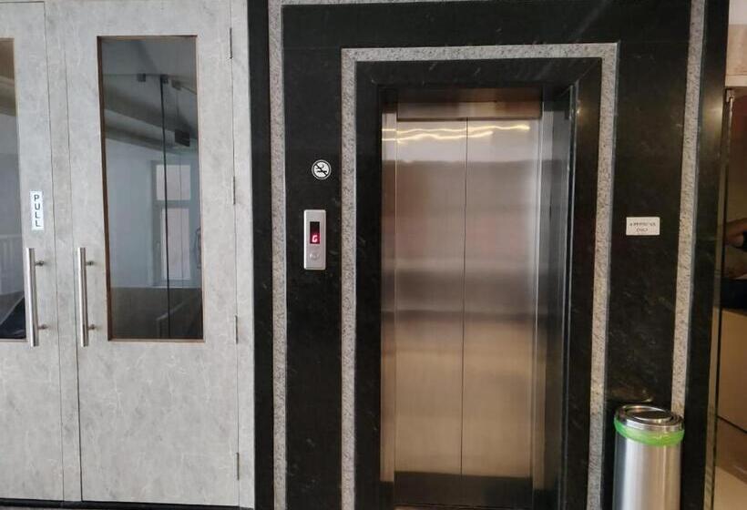 בית מלון כפרי Sma Grand Inn, Triplicane