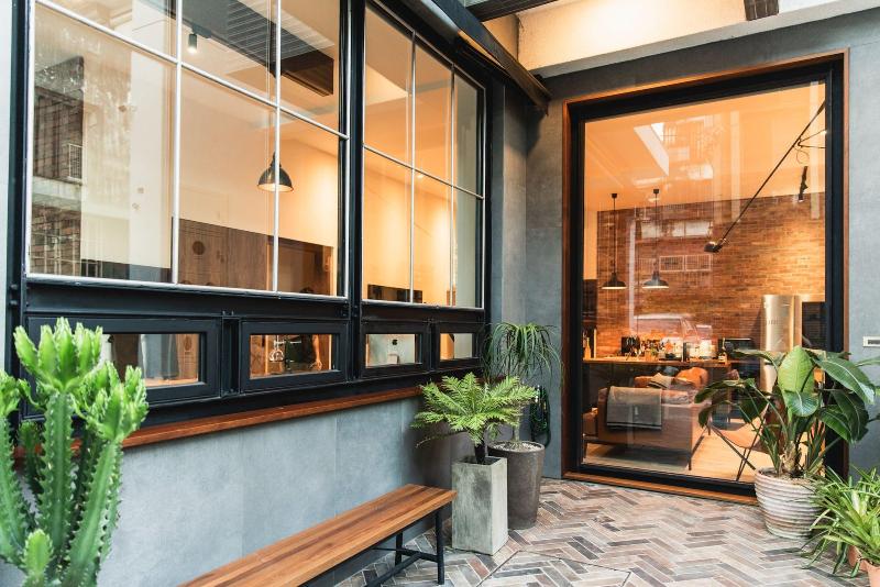 پانسیون Boy Apartment