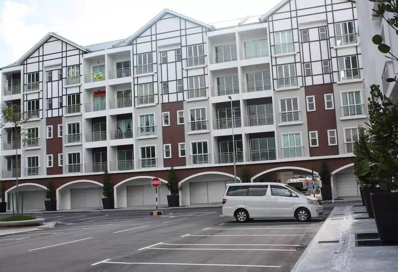 Woodz Highlands Apartment