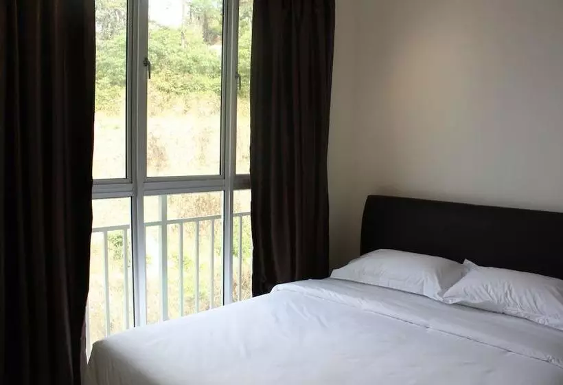 Woodz Highlands Apartment