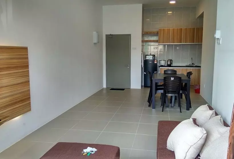 Woodz Highlands Apartment