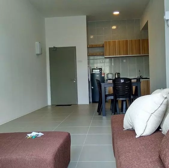 Woodz Highlands Apartment