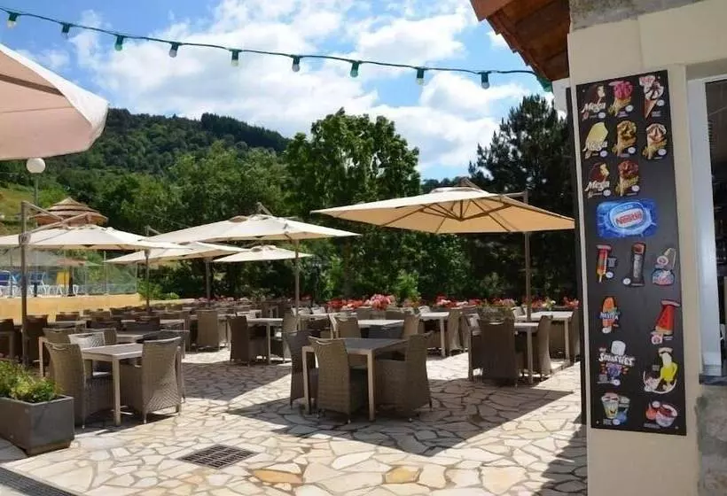 Hotelli Camping L Ardechois