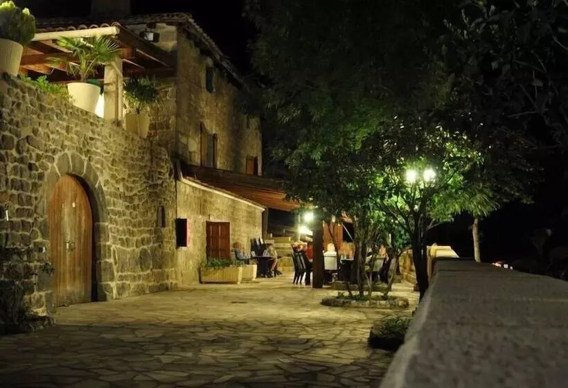 Hotelli Camping L Ardechois