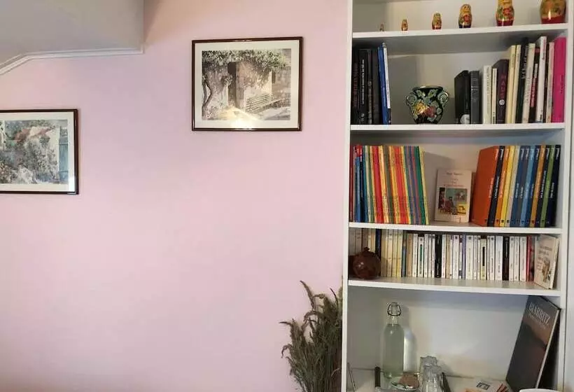 تختخواب و صبحانه La Croix Blanche