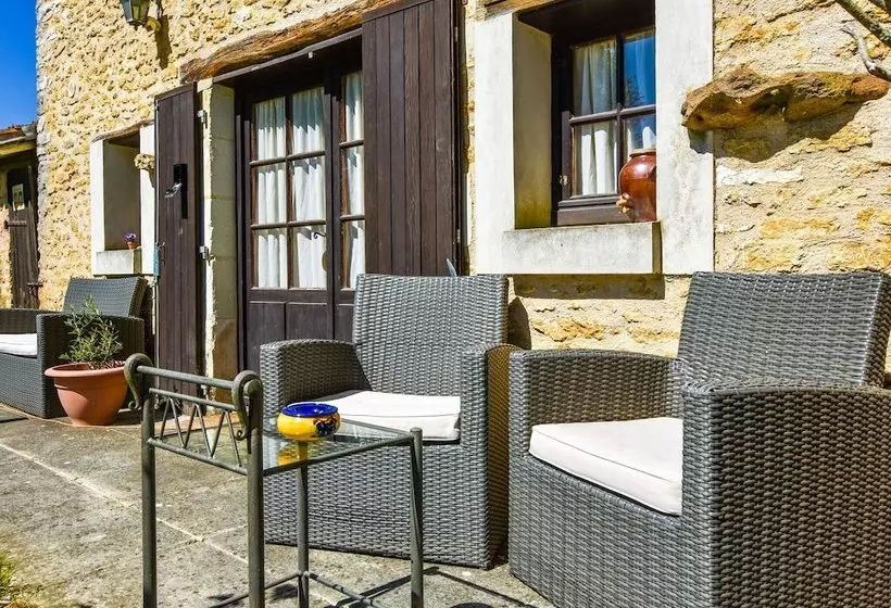 Heritage Cottage Near Forest In Saintjeandesauves