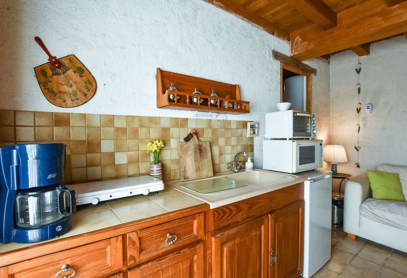 Heritage Cottage Near Forest In Saintjeandesauves