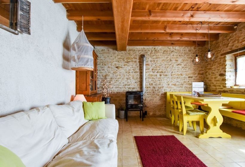 Heritage Cottage Near Forest In Saintjeandesauves