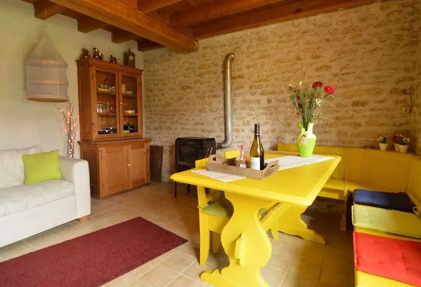 Heritage Cottage Near Forest In Saintjeandesauves