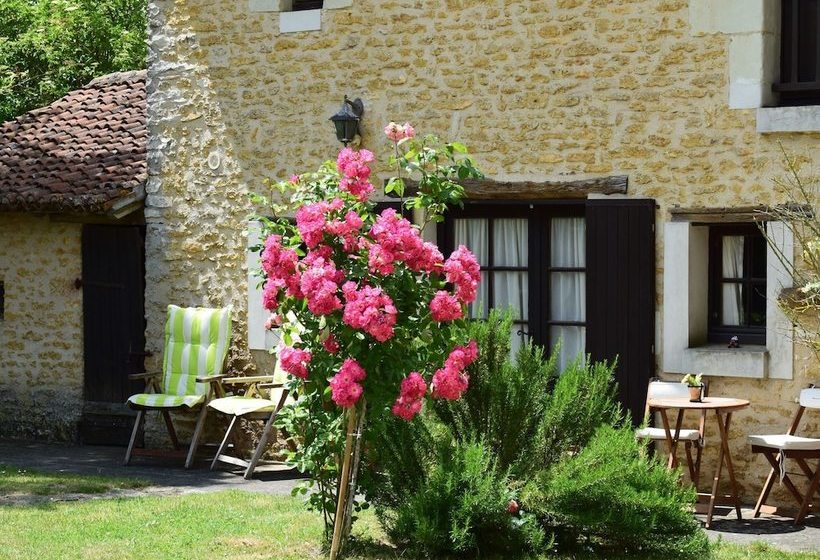 Heritage Cottage Near Forest In Saintjeandesauves