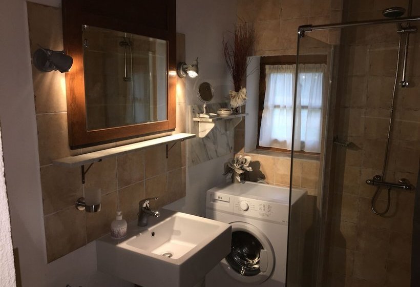 Heritage Cottage Near Forest In Saintjeandesauves