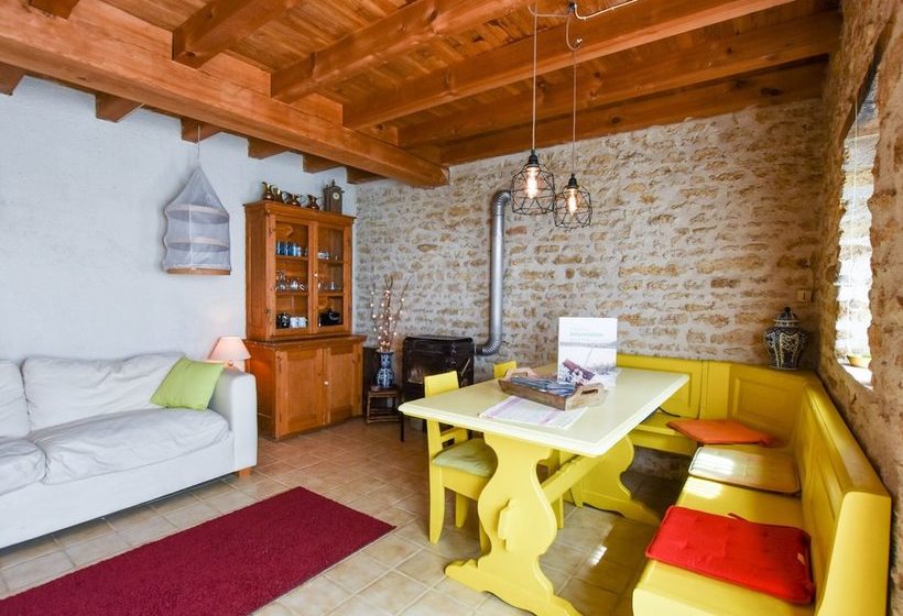 Heritage Cottage Near Forest In Saintjeandesauves