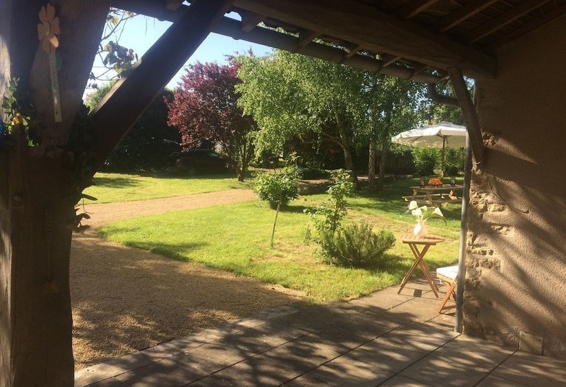 Heritage Cottage Near Forest In Saintjeandesauves