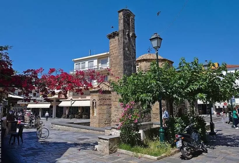 Upscale Modern Escape In The Historic Center