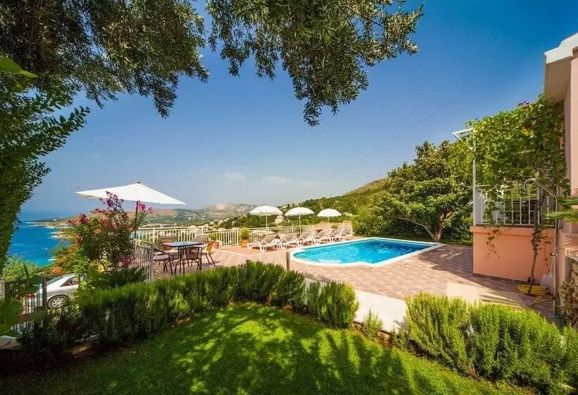 Villa Laura